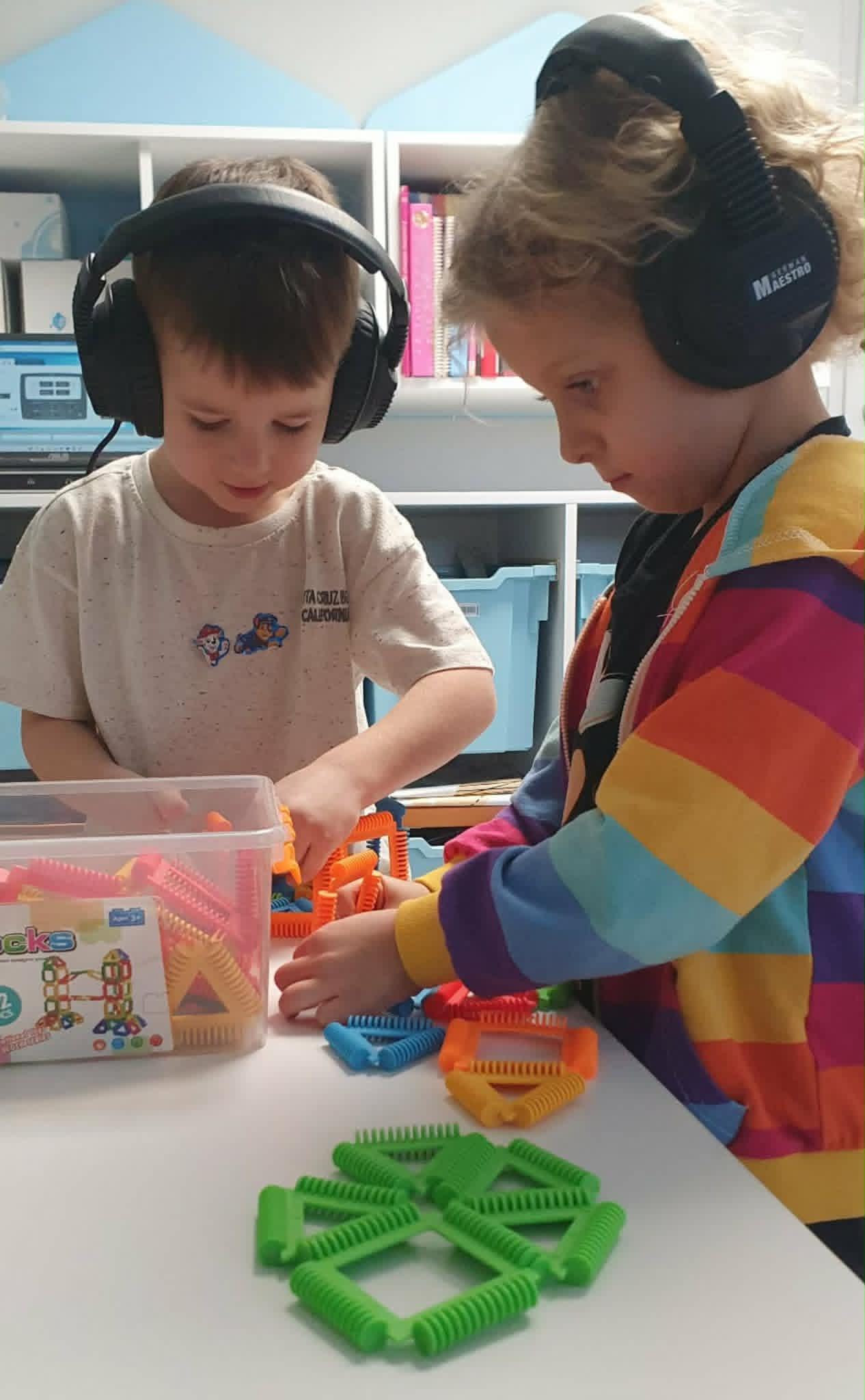 Otw&oacute;rz zdjęcie